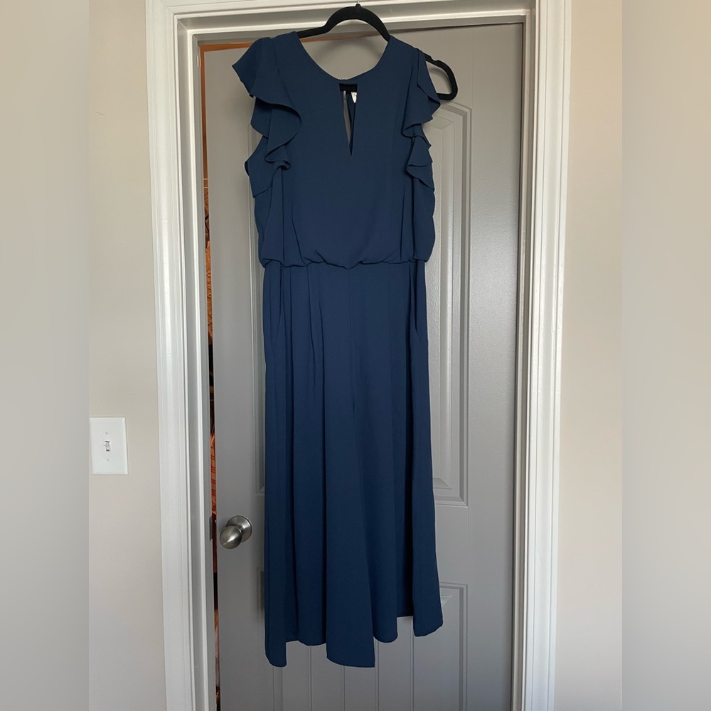 NWOT super cute cropped pant suit.
